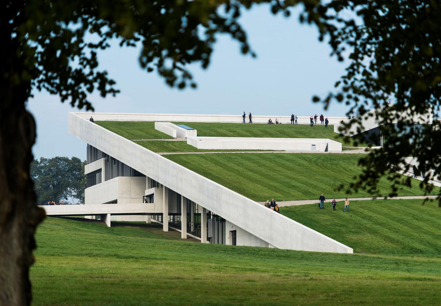 moesgaard-museum-close-up-of-the-roof-photo-moesgaard-museum