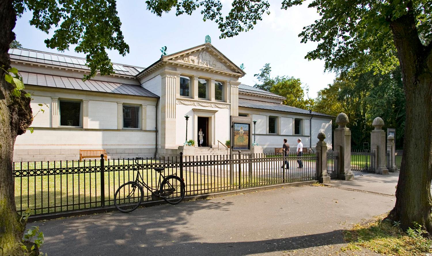 Hirschsprung-udefra-med-cykel med-res